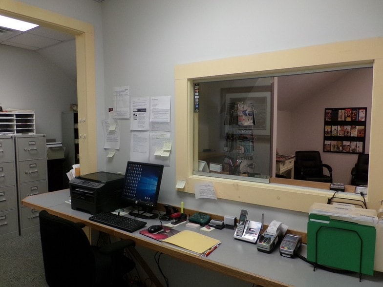 More Photos Of 171 Daniel Webster Hwy, Belmont Storefront Retail Office For Lease