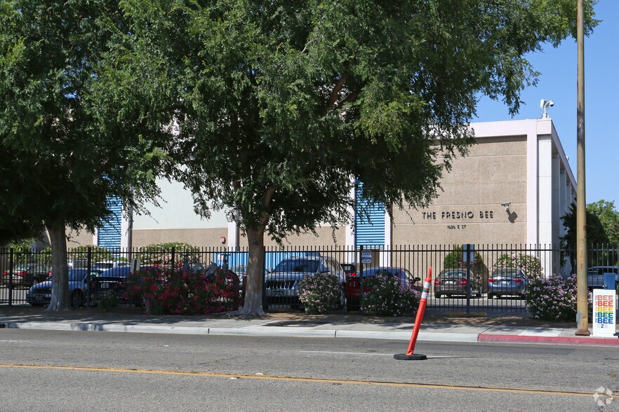 More Photos Of 1626 E St, Fresno Warehouse For Sale