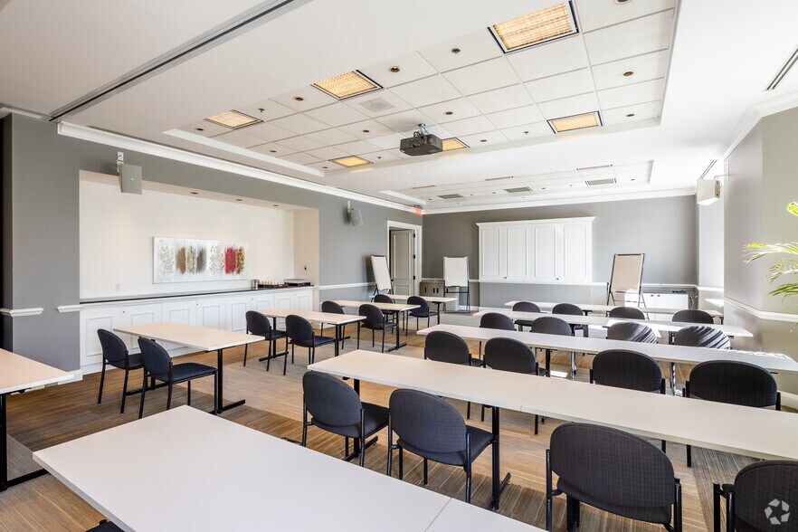 More Photos Of 1155 Rue Metcalfe, Montréal Office For Lease