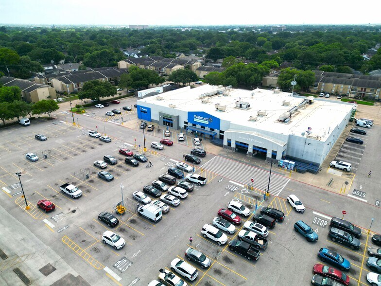 More Photos Of 9700-9730 Hillcroft Ave, Houston Unknown For Lease