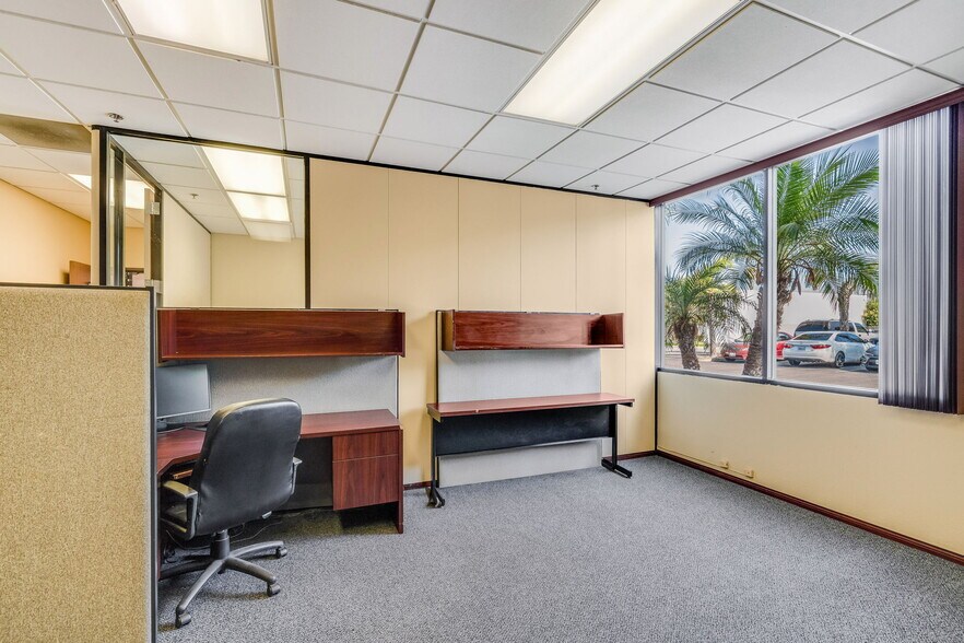 More Photos Of 14291 Commerce Dr, Garden Grove Manufacturing For Sale