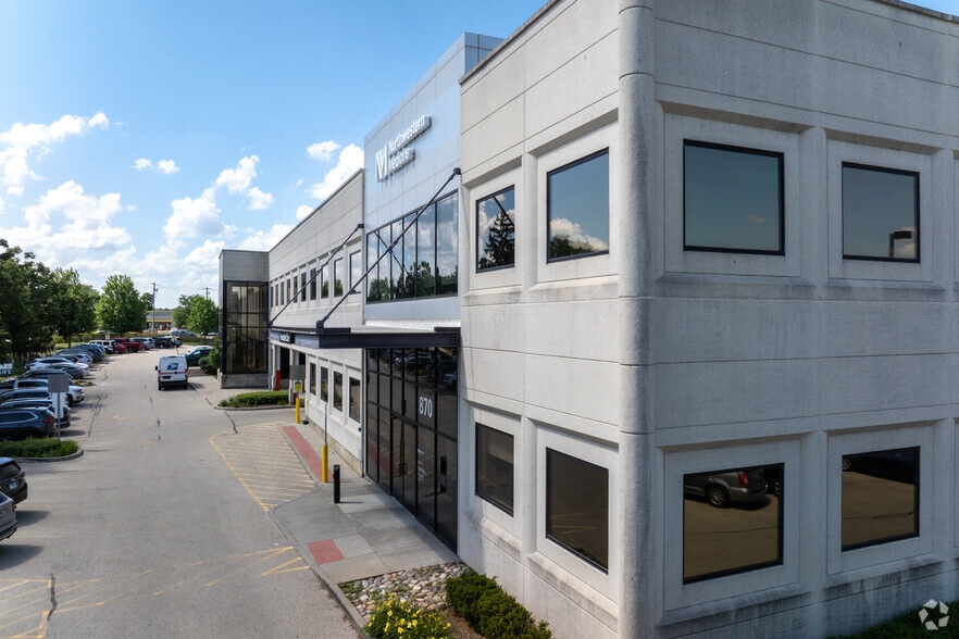 More Photos Of 850-870 N Milwaukee Ave, Vernon Hills Storefront Retail Office For Lease