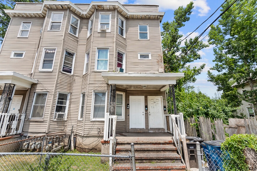 More Photos Of 215 Rosette St, New Haven Multifamily For Sale
