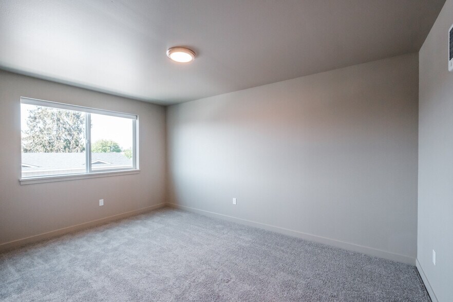 More Photos Of 2656 S Main Rd, Lebanon Apartments For Sale