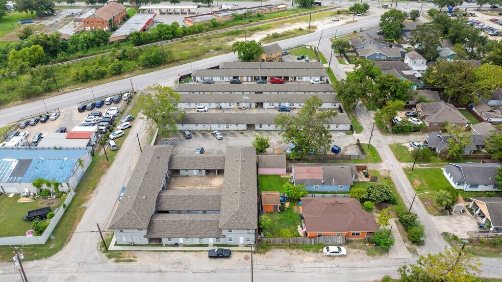 More Photos Of 8221 Brumblay St, Houston Multifamily For Sale