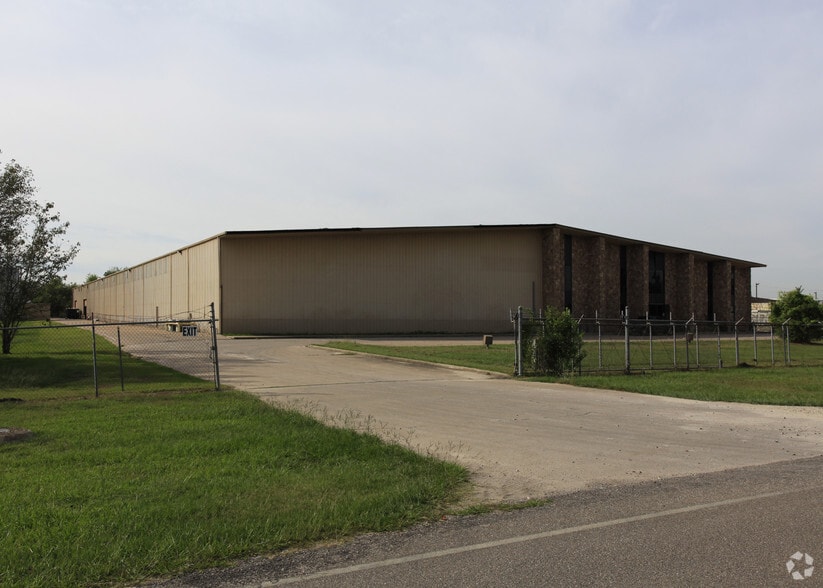 More Photos Of 3702 Knapp Rd, Pearland Warehouse For Lease