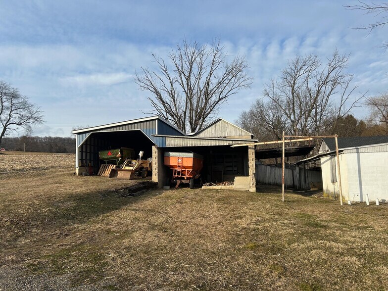 More Photos Of 124 Mahoning Dr E, Lehighton Storefront For Sale