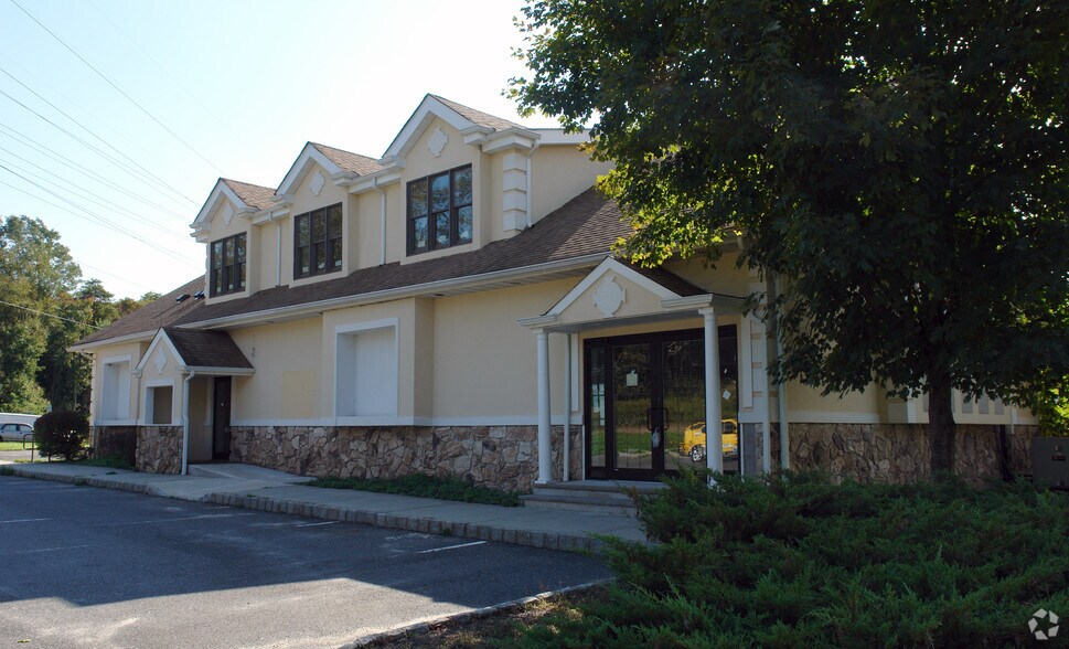 More Photos Of 47 Tennent Rd, Morganville Restaurant For Sale