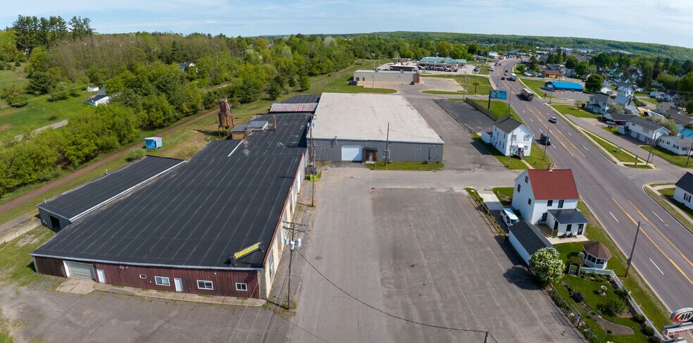 More Photos Of 106 E Smith St, Iron Mountain Distribution For Sale