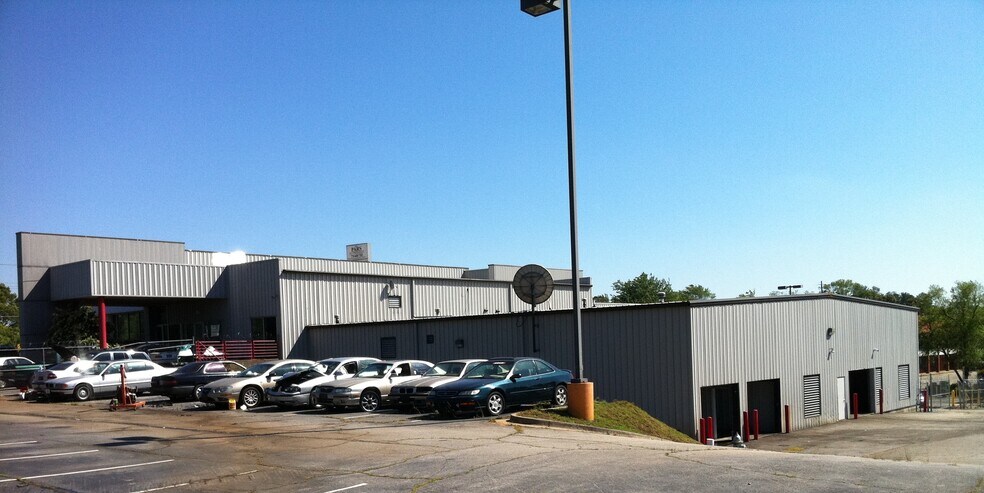 More Photos Of 6276 Memorial Dr, Stone Mountain Auto Dealership For Lease