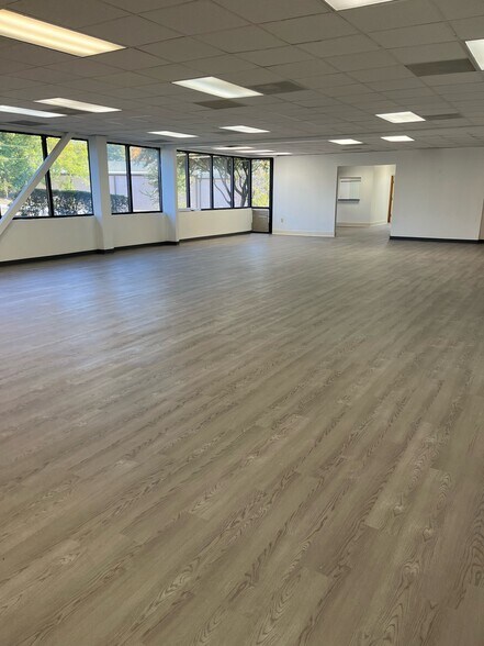 More Photos Of 5161 Brook Hollow Pky, Norcross Unknown For Lease