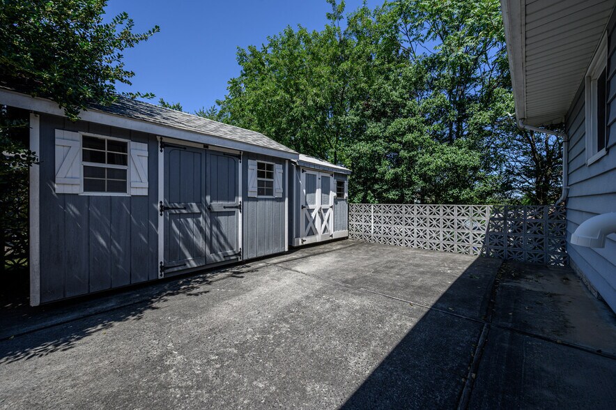 More Photos Of 373 Ford Ave, Fords Medical For Sale