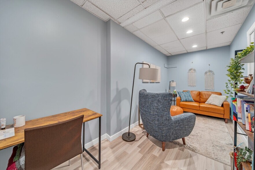 More Photos Of 622-624 Valley Rd, Montclair Storefront Retail Office For Lease