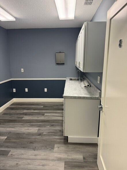 More Photos Of 3875 Nova Rd, Port Orange Medical For Lease