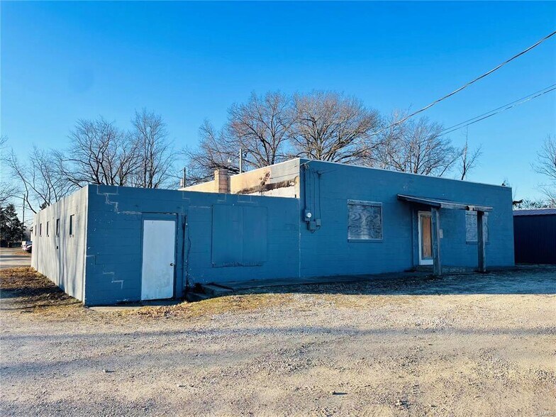 More Photos Of 470 W 2nd St N, Wright City Self Storage For Sale