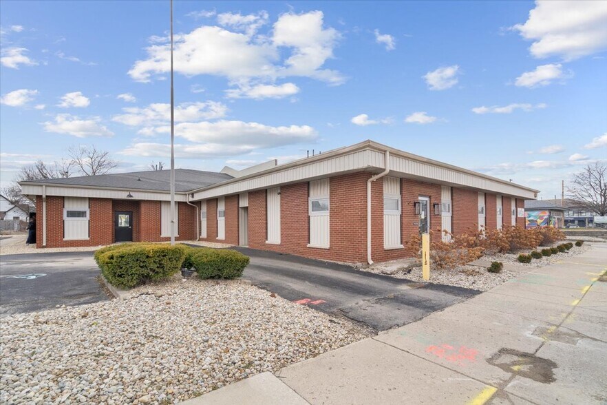 More Photos Of 1415 Shelby St, Indianapolis Office For Sale