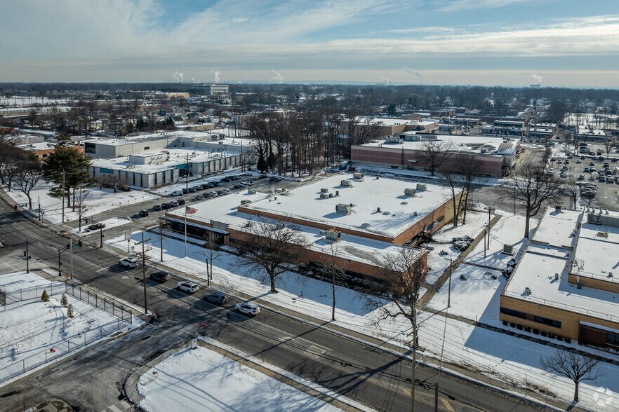 More Photos Of 133 Terminal Ave, Clark Flex For Lease