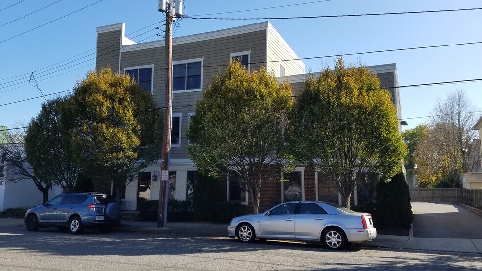 More Photos Of 308 Wolfe St, Fredericksburg Office For Sale