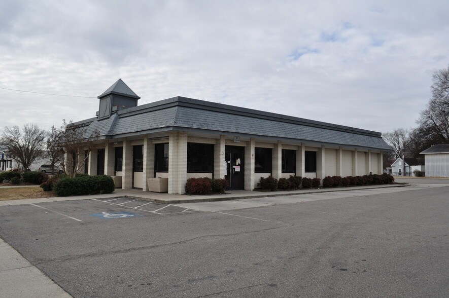 305 N Eastern Blvd, Fayetteville, NC 28301 Retail For Lease