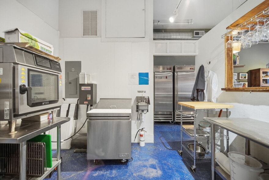 More Photos Of 300 Mason Ave, Cape Charles Apartments For Sale