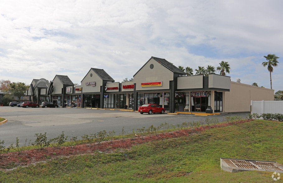 Primary Photo Of 4636 W Irlo Bronson Memorial Hwy, Kissimmee Storefront For Lease