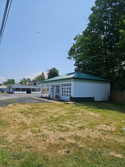 More Photos Of 6865 Erie Rd, Derby Restaurant For Sale