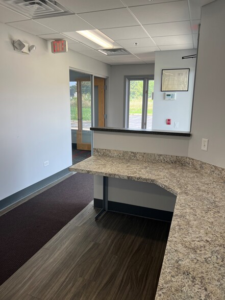 More Photos Of 1180 Atlantic Dr, West Chicago Warehouse For Lease