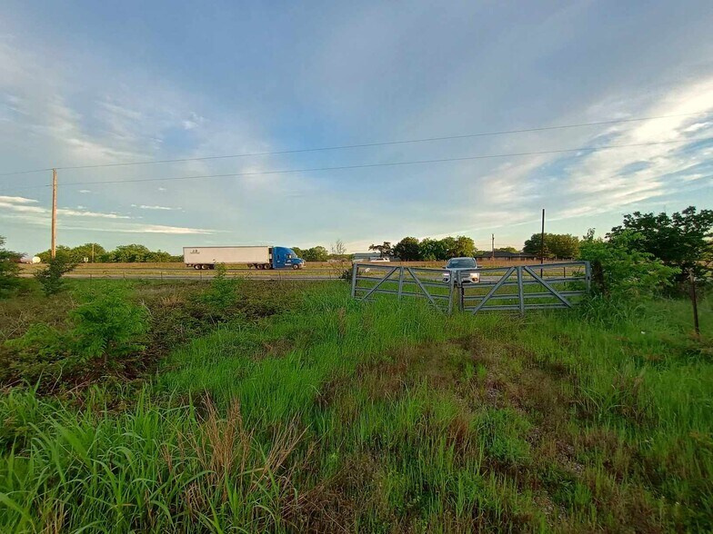 More Photos Of 5330 E Interstate 30, Campbell Land For Lease