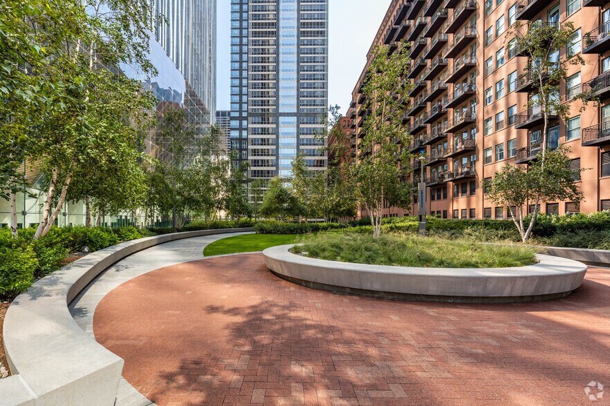 More Photos Of 150 N Riverside Plz, Chicago Office For Lease