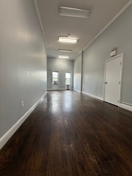 More Photos Of 9206 Jamaica Ave, Woodhaven Storefront For Lease
