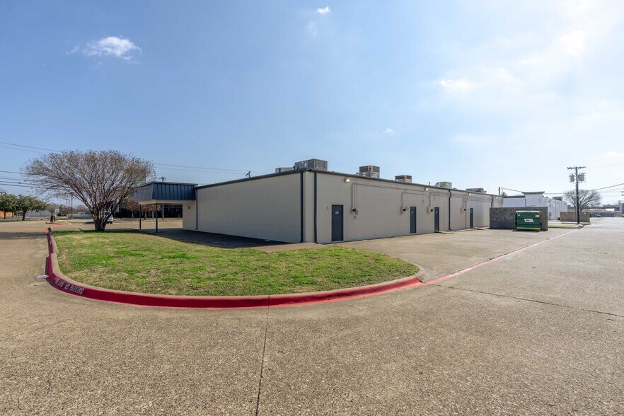 More Photos Of 2001-2011 N Britain Rd, Irving Storefront Retail Office For Sale