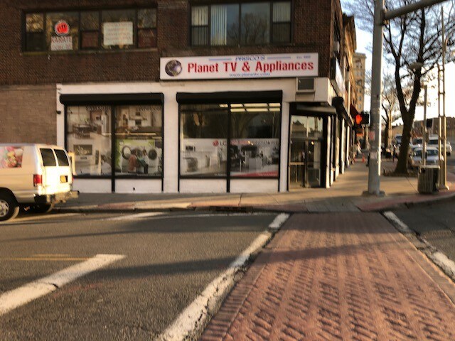 Primary Photo Of 1 Park Ave, Mount Vernon Office Residential For Lease