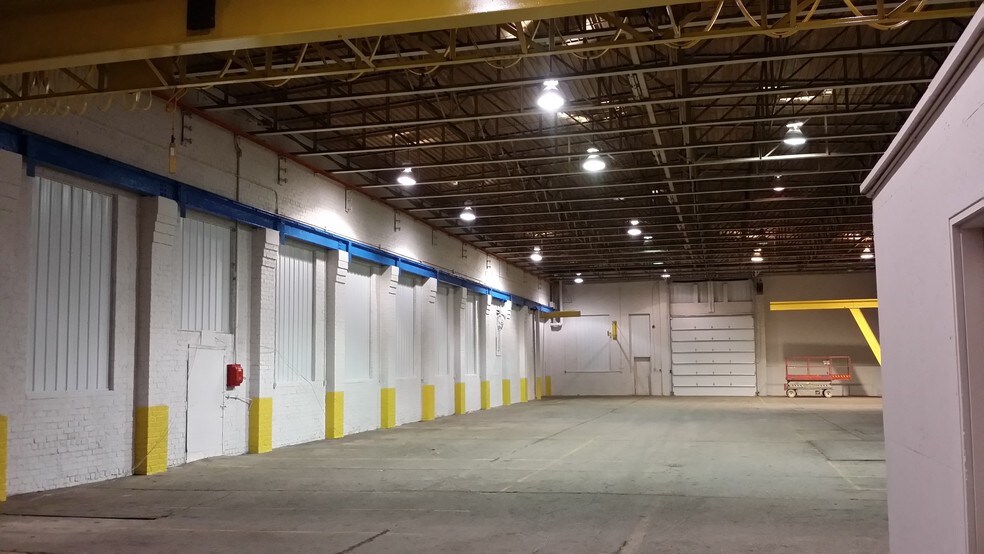 More Photos Of 200 N 8th Ave E, Newton Warehouse For Sale