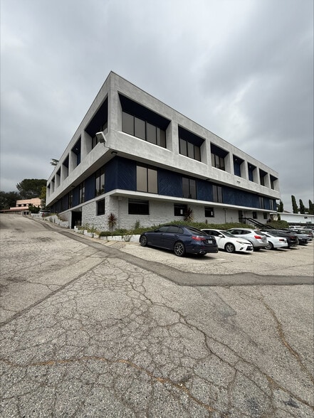 Primary Photo Of 2540 Foothill Blvd, La Crescenta Office For Sale