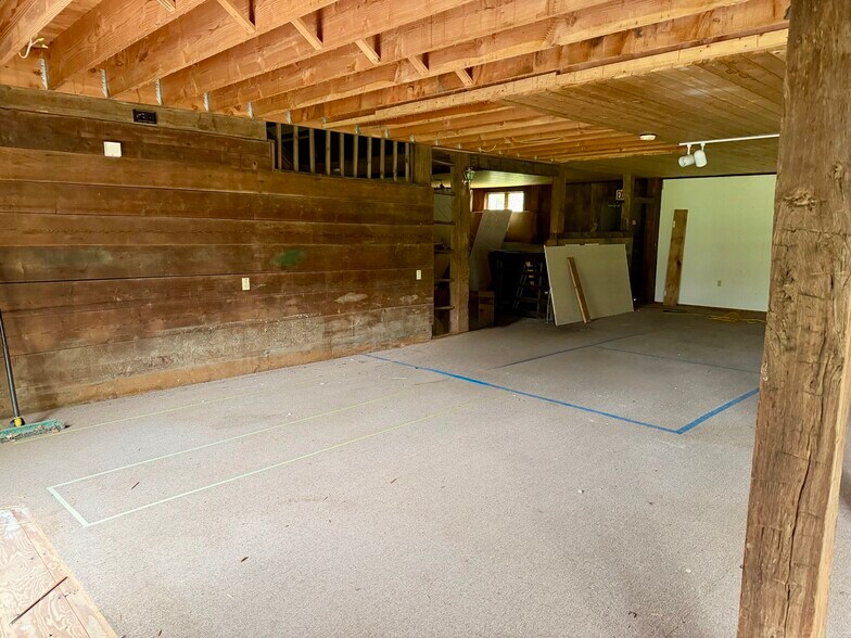 More Photos Of 981 Riverview Dr, Walnutport Storefront Retail Office For Sale