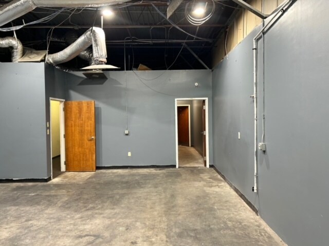 More Photos Of 5104 Reagan Dr, Charlotte Light Distribution For Lease