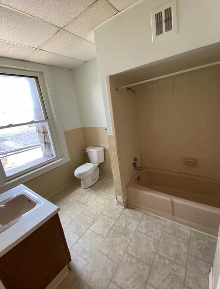 More Photos Of 14 E Pike St, Houston Apartments For Sale