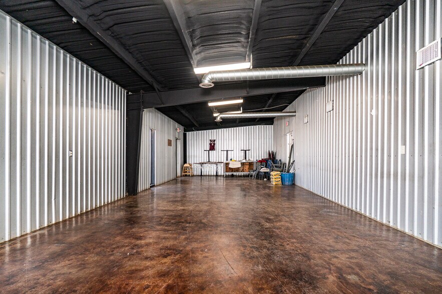 More Photos Of 201 E Service Rd, Tulia Restaurant For Sale