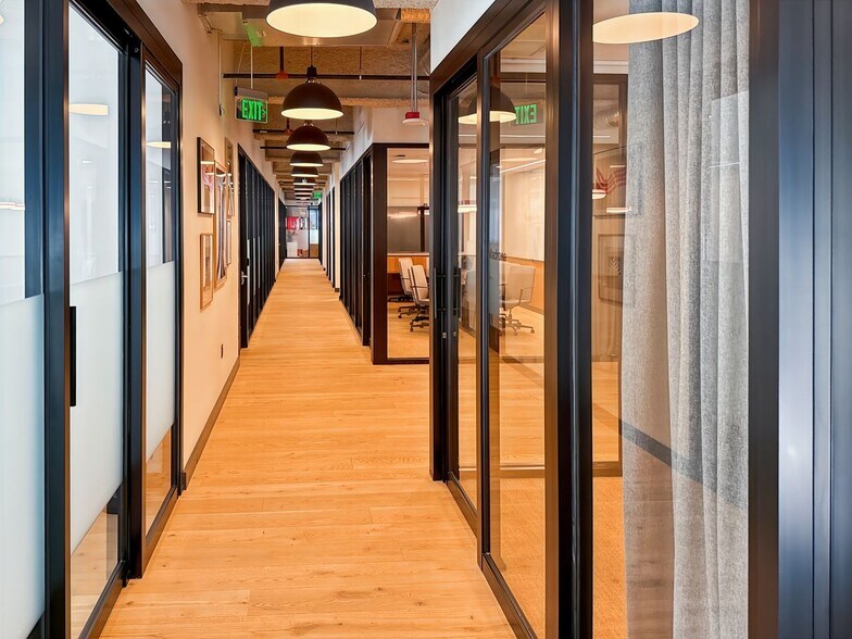 More Photos Of 1601 5th Ave, Seattle Coworking Space