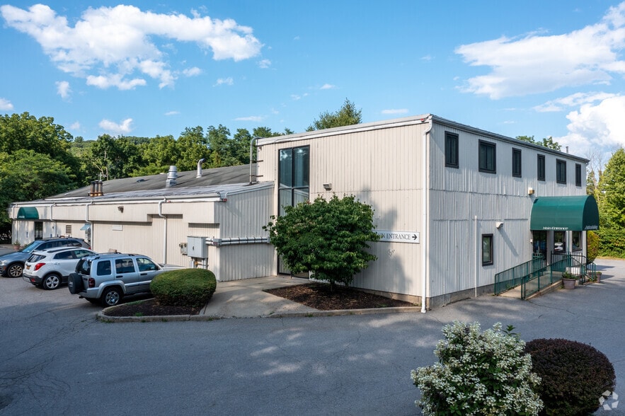 More Photos Of 3839 Danbury Rd, Brewster Village Office For Sale