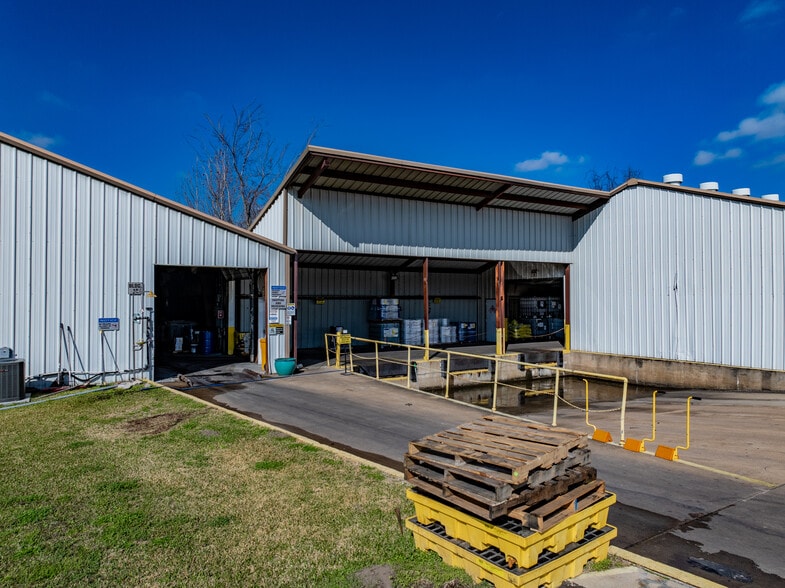 More Photos Of 7403 Wright Rd, Houston Manufacturing For Lease