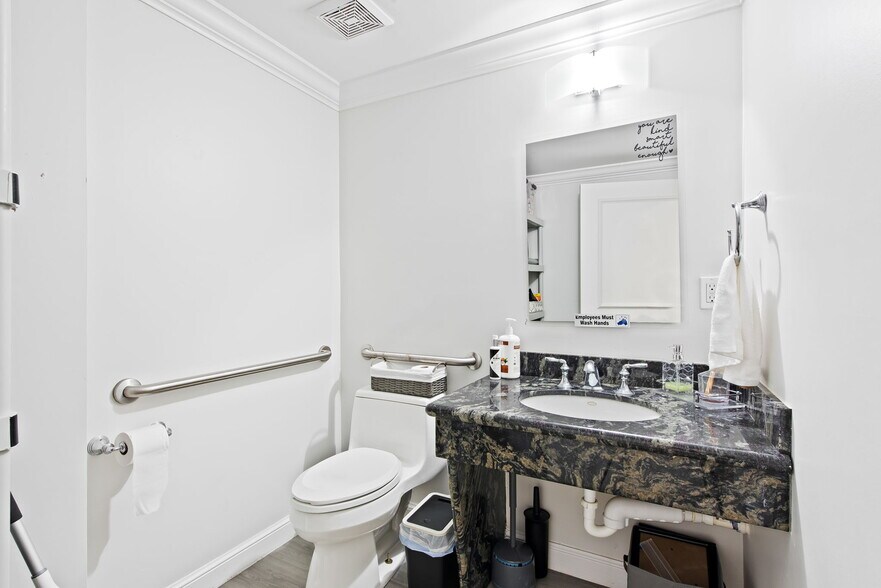 More Photos Of 825-875 Meadows Rd, Boca Raton Medical For Lease