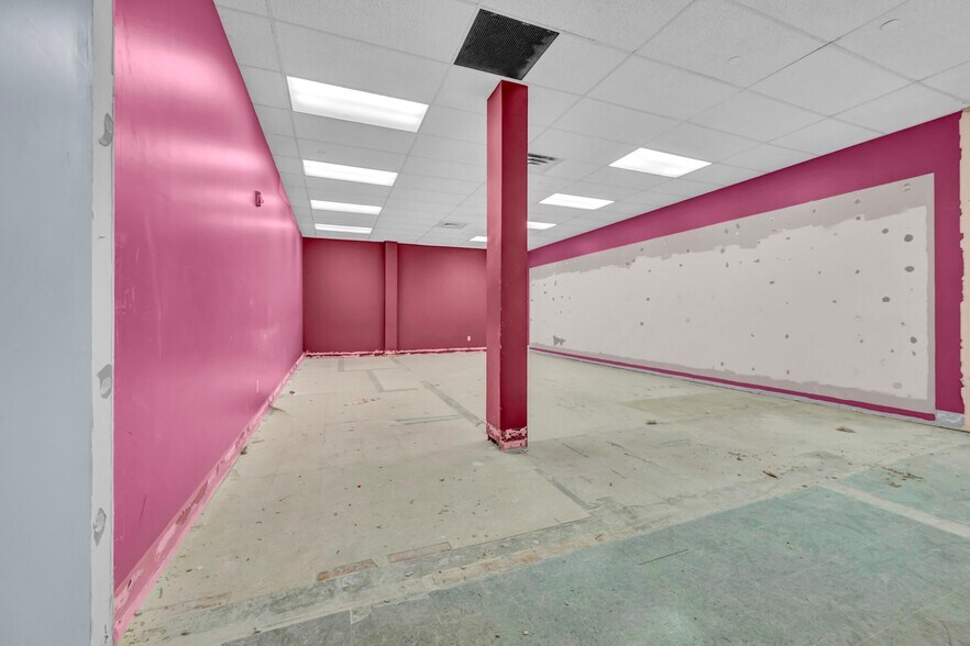 More Photos Of 401 Monroe Tpke, Monroe General Retail For Lease