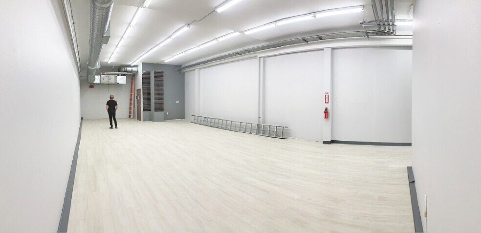 More Photos Of 1320 S Main St, Los Angeles Storefront Retail Office For Lease