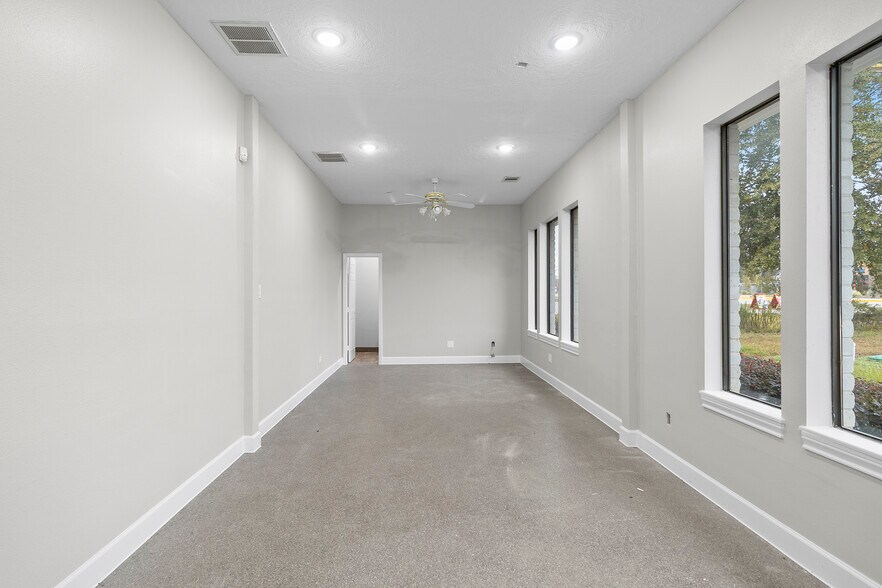 More Photos Of 7407 Fm-1488, Magnolia Medical For Lease