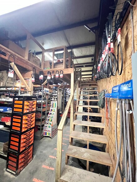 More Photos Of 11660 Highway 96, Millport Auto Repair For Lease