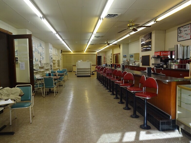 More Photos Of 201 N Penn Ave, Independence Office For Sale