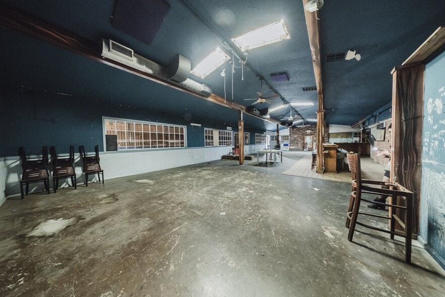 More Photos Of 7277 Foothill Blvd, Tujunga Restaurant For Lease