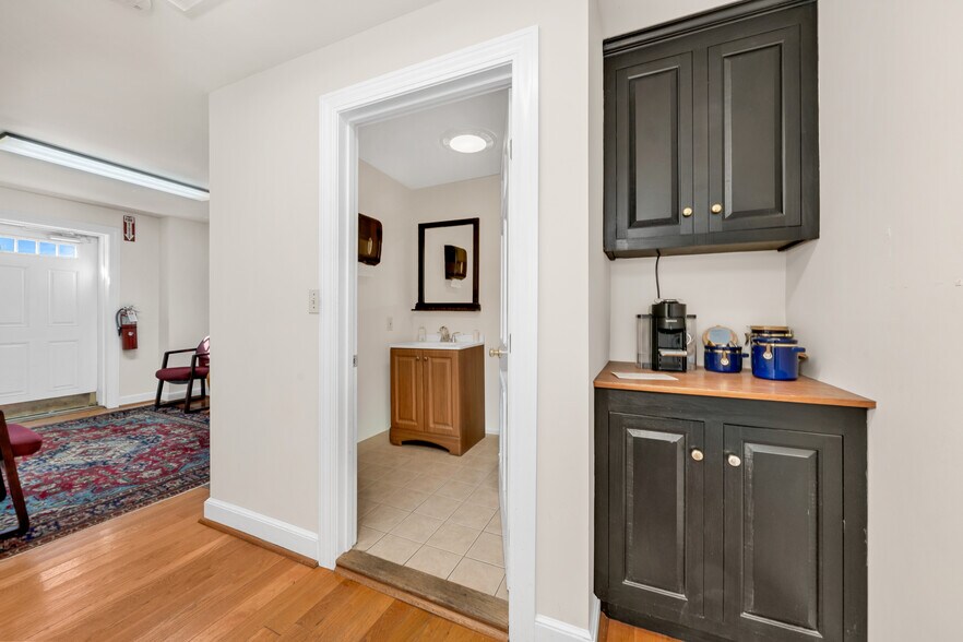 More Photos Of 58 Main St, Topsfield Office For Sale