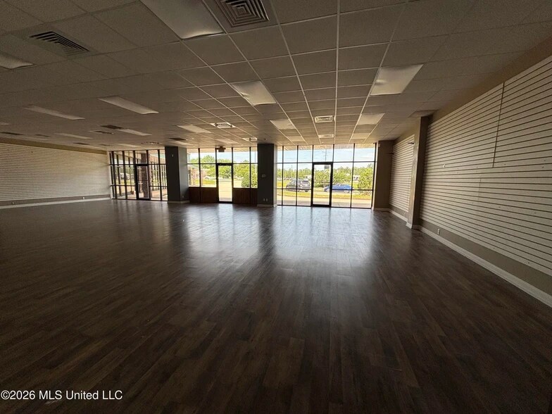 More Photos Of 1580 Industrial Park Rd, Wiggins Storefront For Lease